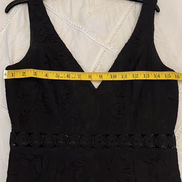 Stunning lace Bardot dress - Picture 5 of 6